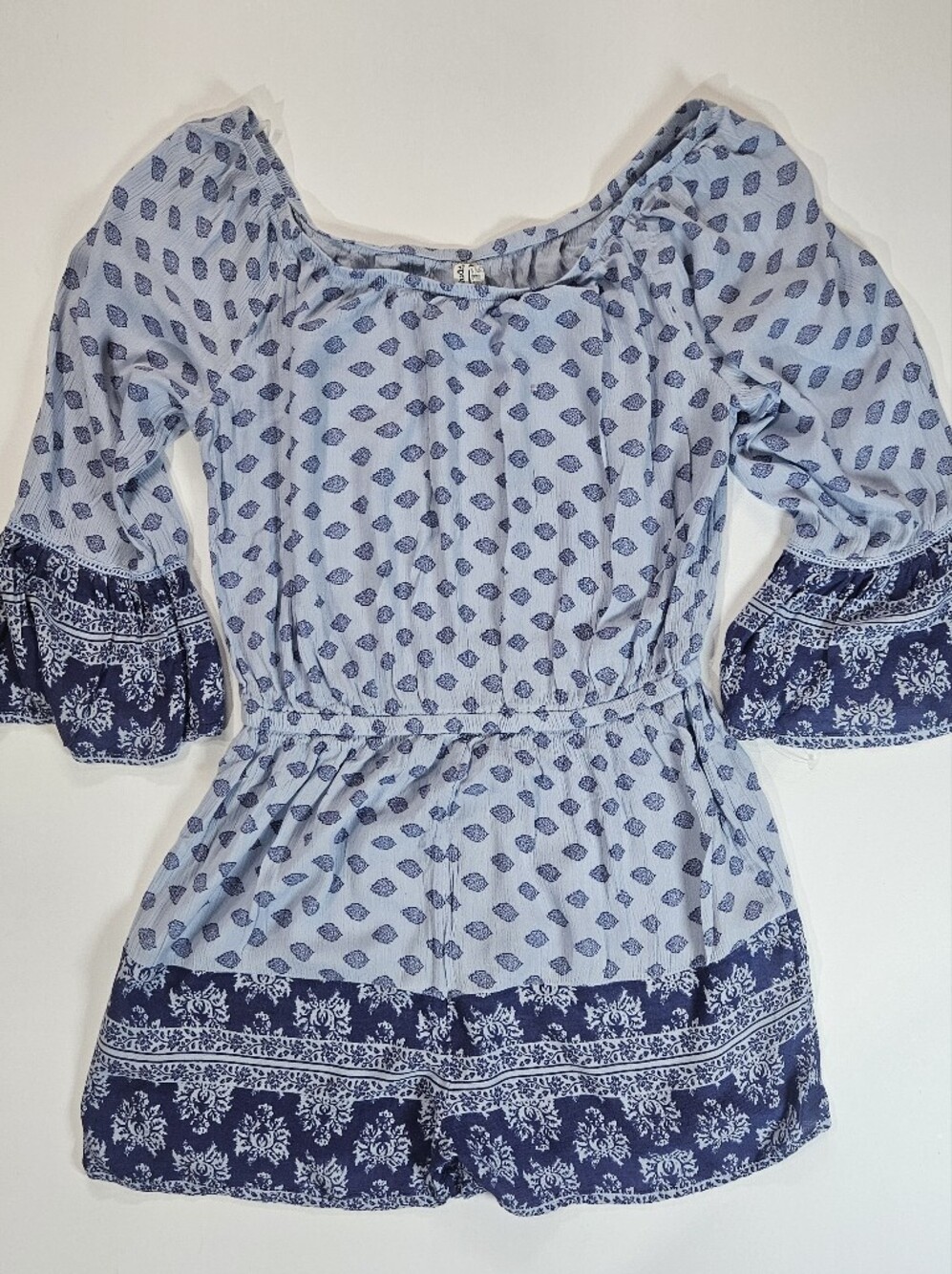 Mudd Romper Womens Medium Blue White Floral Paisley Bell Sleeve Boho Cottagecore